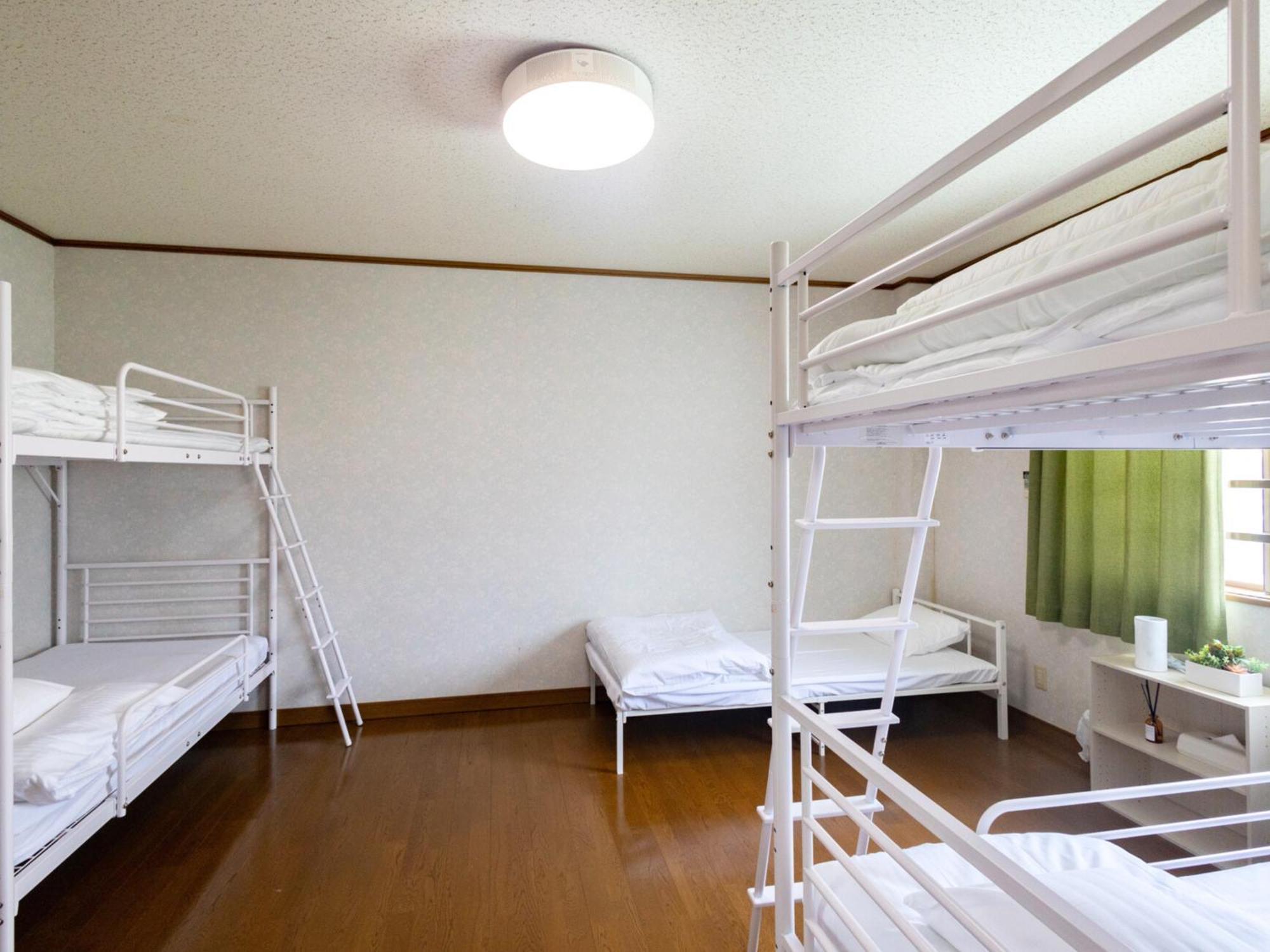 石垣島グループの宿 2216 にじいろ ユーグレナモール内 Hébergement de vacances